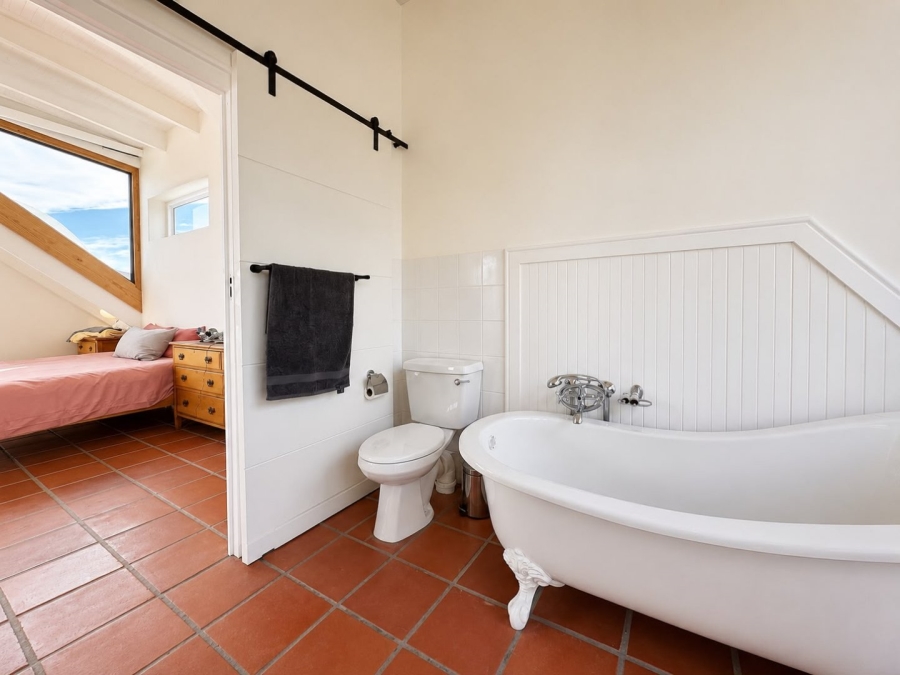 To Let 2 Bedroom Property for Rent in Crofters Valley Western Cape